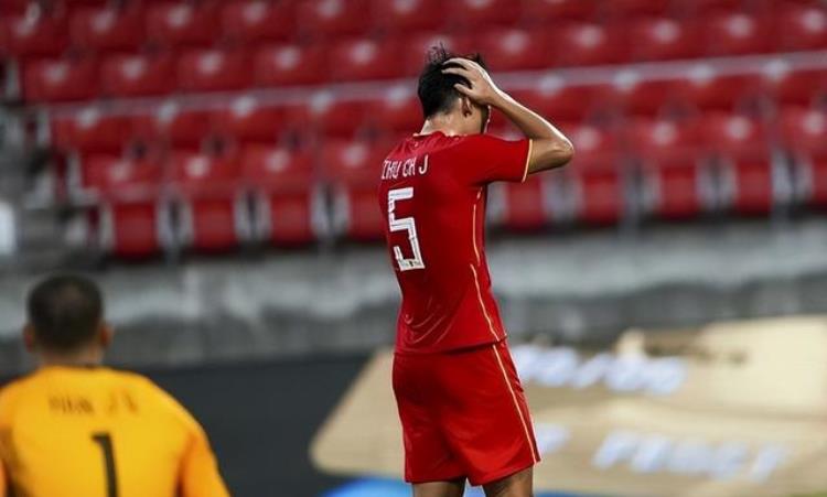 韩国球迷嘲讽国足「韩媒点名批评中国男足球员有球员在场上没素质比分是最好回击」