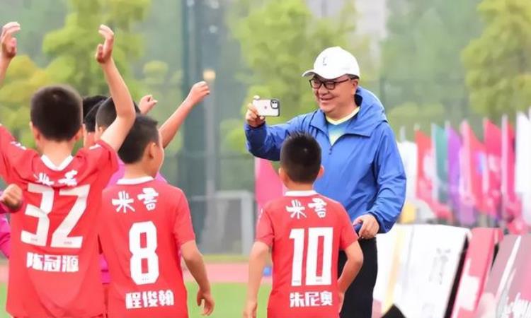 60狂胜13岁中国新星闪耀德国联赛单场梅开二度郑智接班人