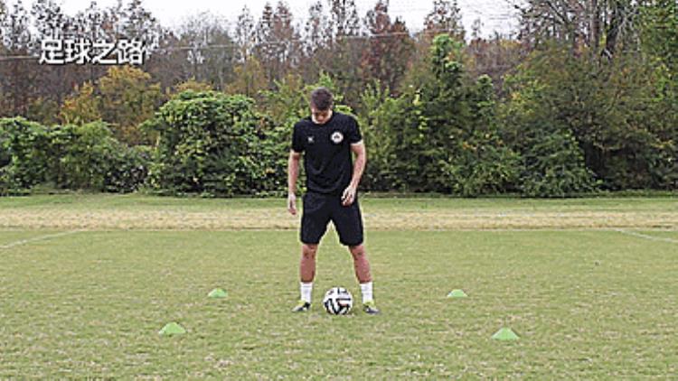 足球队训练方案,怎样提高足球球感