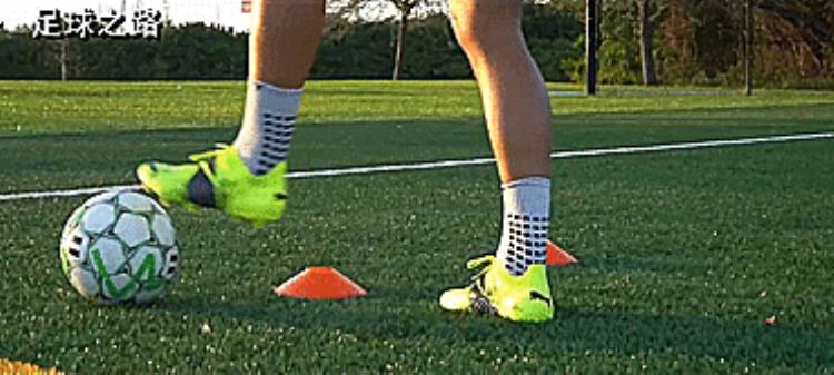 加强控球训练「小范围摆脱训练五个提高我们脚下控球能力的练习」