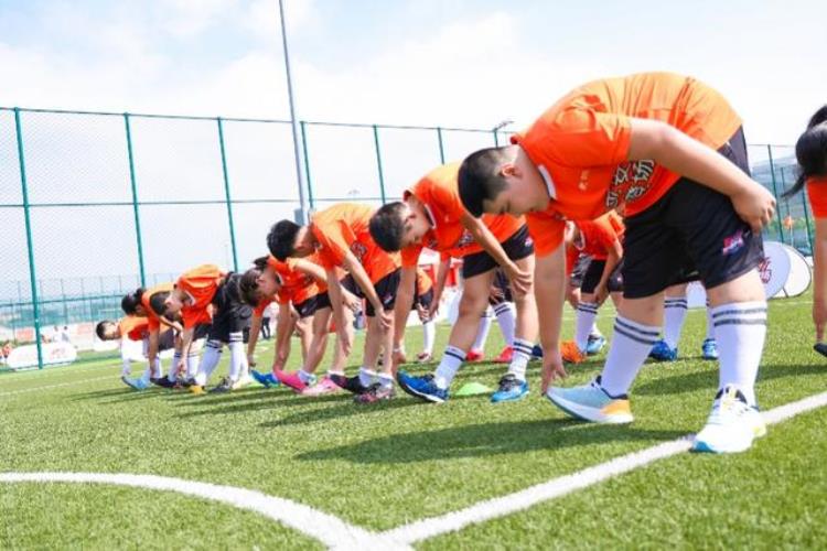 逐梦绿茵中国平安要你登场青少年足球训练营正式启动