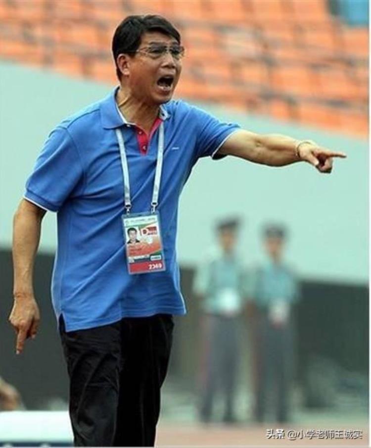 徐根宝国足教练「说到足球老帅就想到徐根宝他的九大弟子撑起了国足的时代」