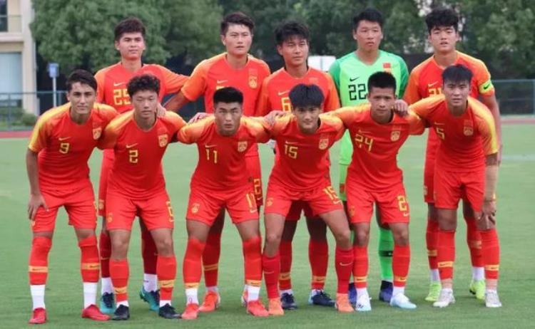 u19教练「U18国青尝试全新教练模式三期英国集训磨合技战术」