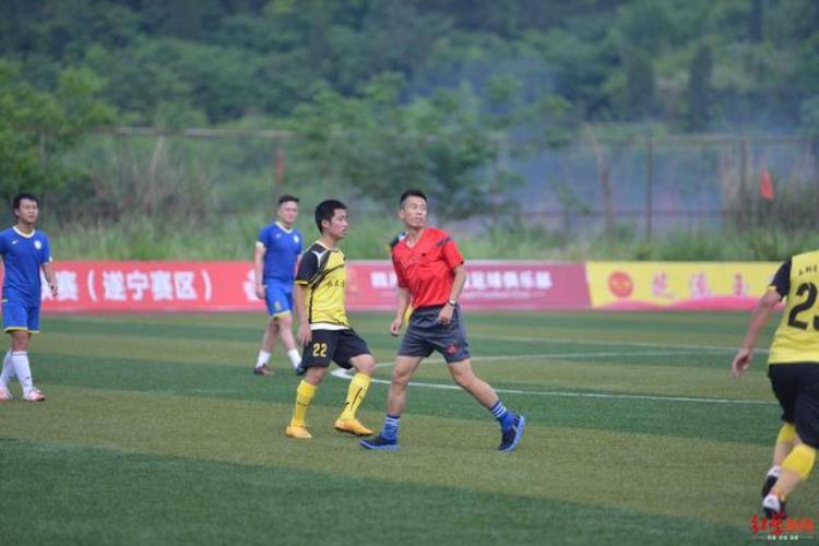 四川遂宁业余足球队员比赛受伤切除部分肝脏当地球友纷纷捐款