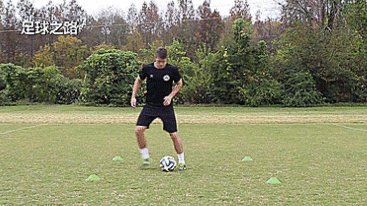 足球队训练方案,怎样提高足球球感
