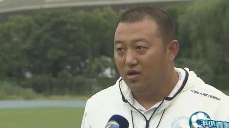 天津青少年足球报道「足协青训中心严格防疫津门少年雨中找回足球快乐」