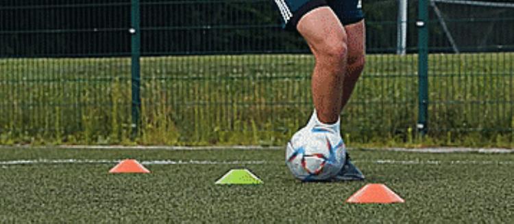 足球比赛场地球门宽度是多少米「小尺寸的场地球门和足球对训练的帮助」