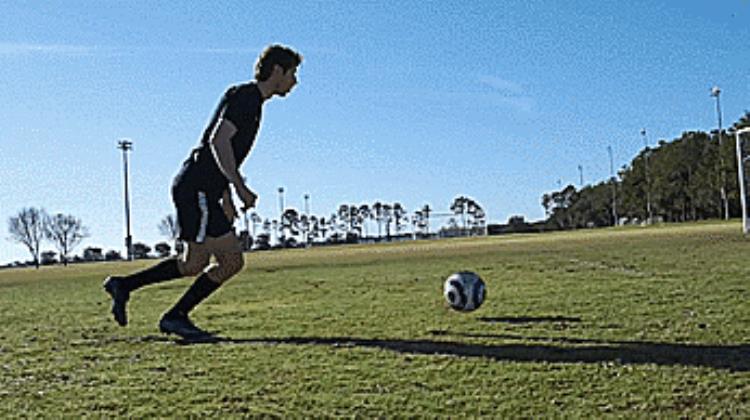 10个必须要掌握的简单有效的射门技巧,1分钟学会足球射门技巧