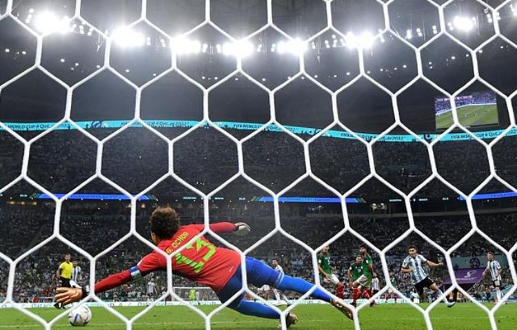 荷兰绝杀阿根廷「世界杯16强AD组荷兰阿根廷火力不足英法防守令人担忧」