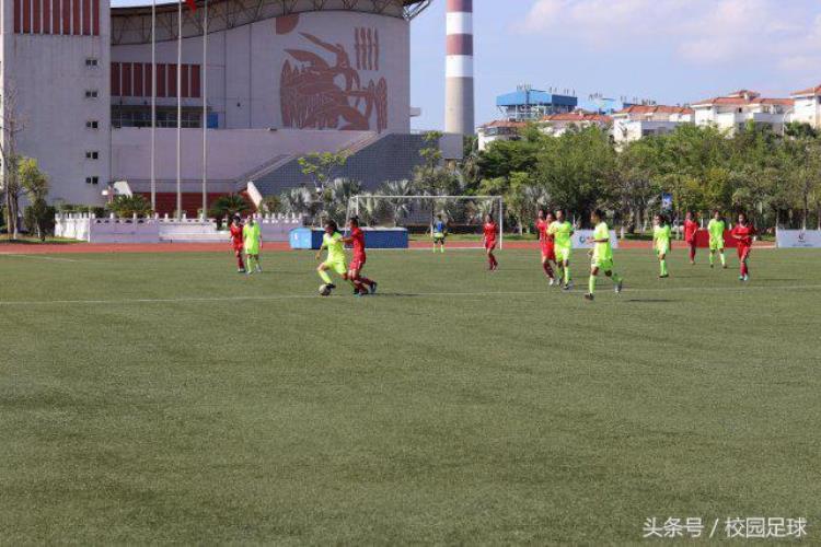 厦门大学附属科技中学足球队「厦门市校园足球联赛侯雨榕任意球精确制导湖里中学险胜双十」