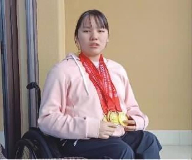 体操冠军残疾「轮椅高考女生打省残乒赛包揽4金」