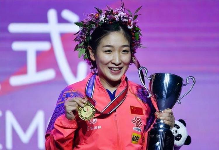 女乒第一个世乒赛冠军「她是女乒世界杯历史上第一位五冠王31岁拒绝退役攻读名校」