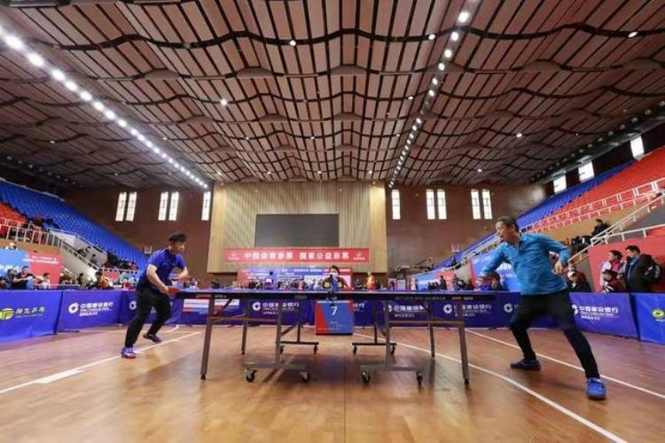 郑州国际乒乓球赛「郑州市第二届乒乓球俱乐部联赛开赛33家乒乓俱乐部挥拍展风采」
