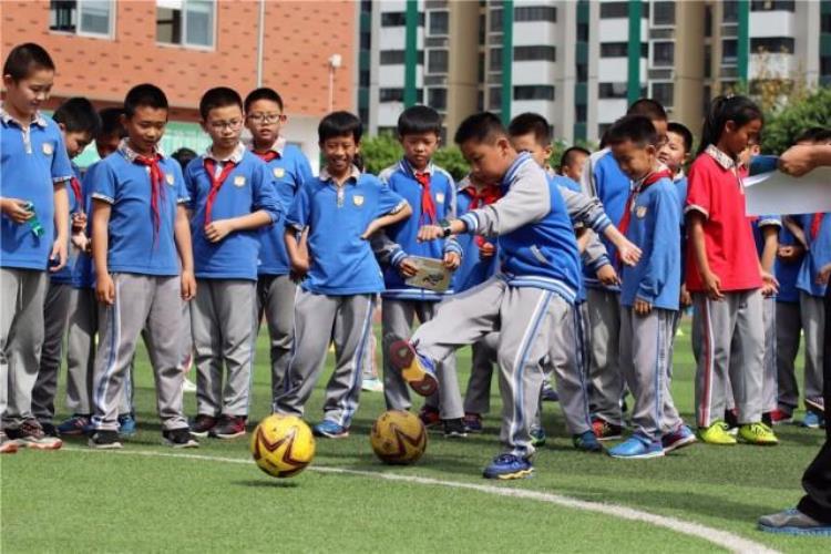 厦门市青少年足球「足球文化从孩子教起厦门市金安小学体育艺术节」