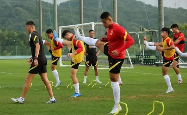 中国亚洲杯出局「国足出征东亚杯前景不被看好媒体请球迷做好输球准备」