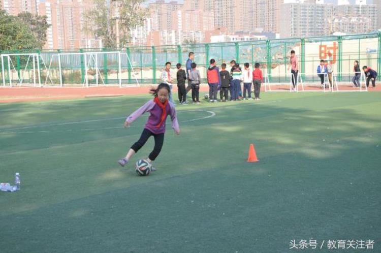 足球技能测试展现少年风采惠济区老鸦陈中心小学校园足球掠影