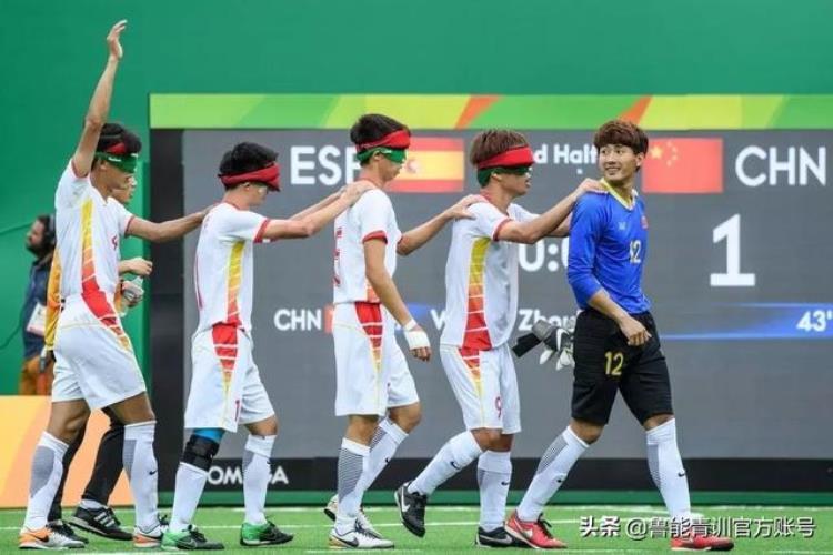 中国盲人怎么踢球「国际盲人节身为亚洲冠军的中国盲人足球队是如何踢球的」