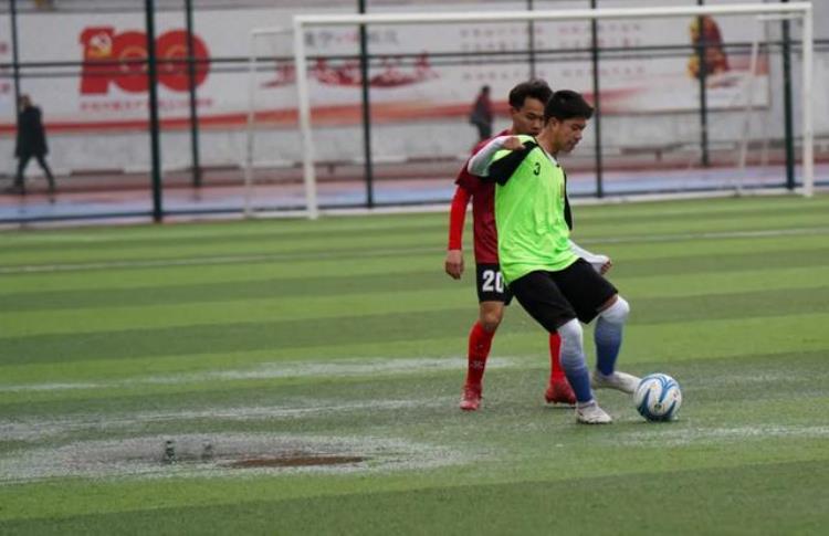 2022年第二十二届徐章铎杯足球赛在霞浦体育场拉开战幕
