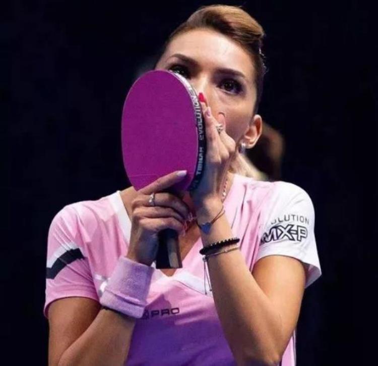 彩色乒乓球胶皮「是为了吸引观众吗五颜六色的乒乓球比赛你甚至能看到粉色胶皮」