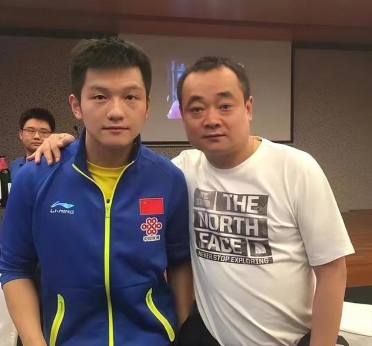 刘国栋的教练「刘国栋弟弟拿大满贯世界闻名他17岁就退役远赴国外当教练」