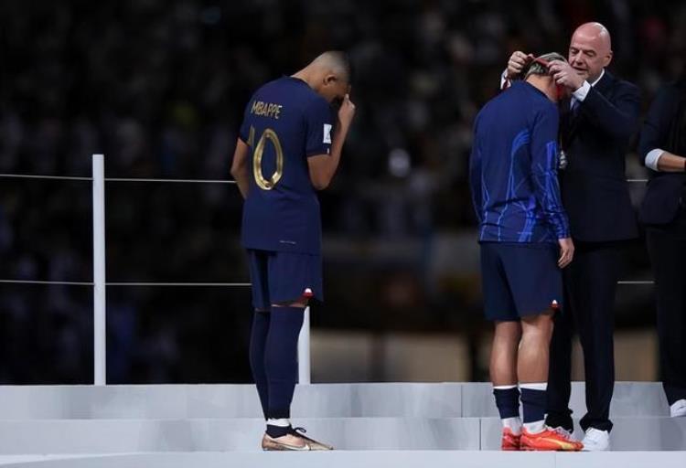险胜法国梅西加冕称王比世界杯更精彩的还有中国的足球解说