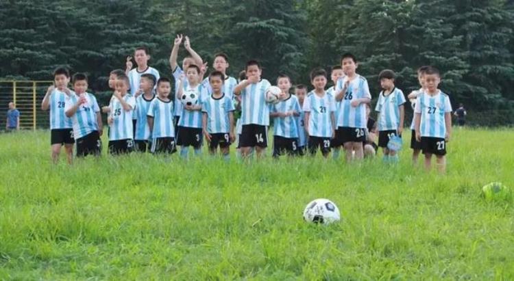 自闭症儿童 足球「自闭症少年足球队第一次训练时球场上哭声一片」