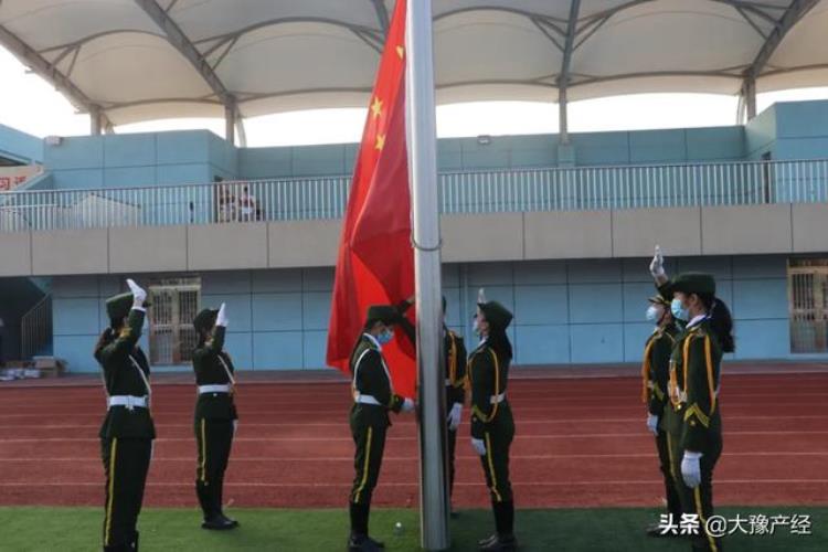 汝州外国语小学期中考试表彰大会今日举行300余名学生获奖