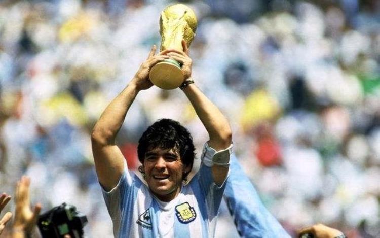 马拉多纳担任阿根廷主帅参加世界杯「马拉多纳能带国家队夺冠梅西他们不能所以他是阿根廷科代表」
