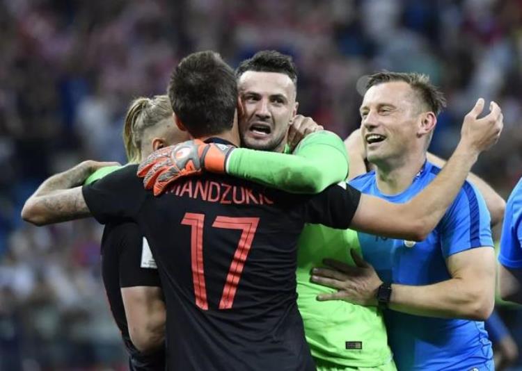 这个只有400万人口的东欧小国在经历了10年内战国家分裂后克罗地亚队一路逆袭闯入世界杯总决赛