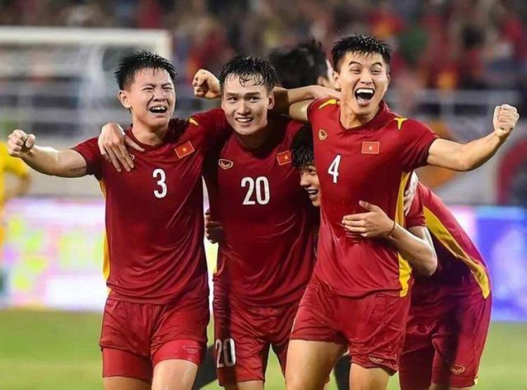 东南亚足球为什么不行「东南亚都踢不过了国足队长深夜发声感叹差距大和日韩交不了手」
