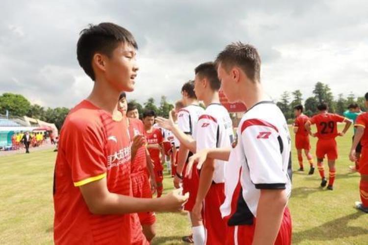 中国的孩子到底能不能踢好足球「中国的孩子到底能不能踢好足球」