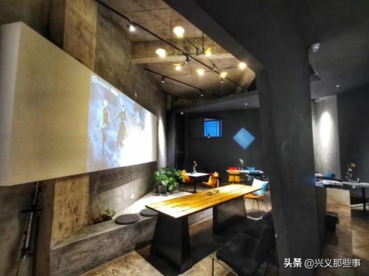 贵州兴义第一家地下文化酒吧彡口三楼蛙频道