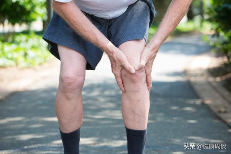 近期经常打软腿膝盖无力医生这多半与5种疾病有关别忽视