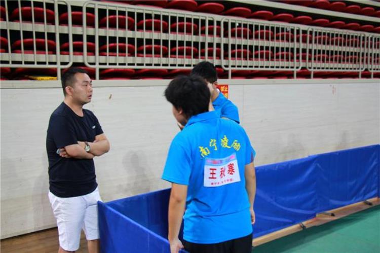 男子乒乓教练陈冬冬「不一般的人生记乒乓球残疾教练员吴冬」