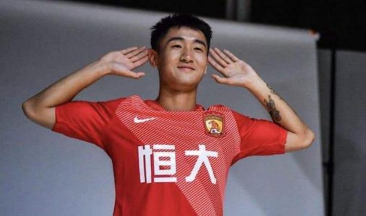 武磊最佳球员「2019中国足球十大球星出炉武磊第一前5名恒大占3人」
