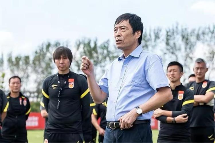 中国足球的青训一塌糊涂「中国足球青训体系垮塌能对15岁孩子下得去手更恐怖的还在后面」