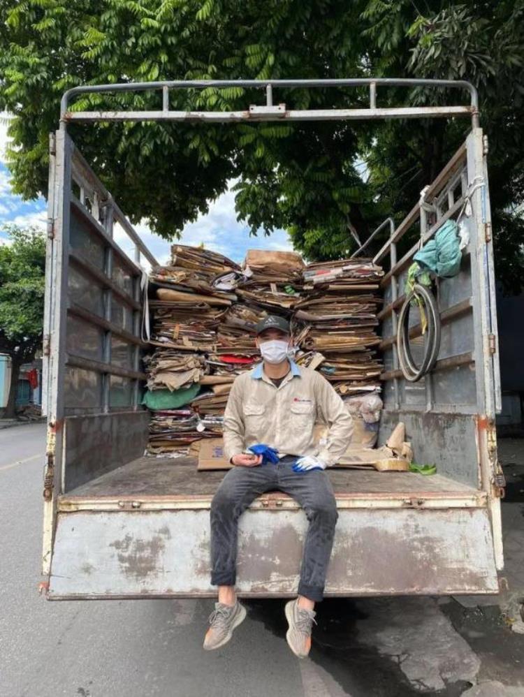 越南足球队队员「击败国足的越南足球队队长在农贸市场卖虾谋生」