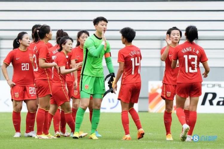 体坛中国女足踢日本队场面和结果复制男足防线顽强进攻不利