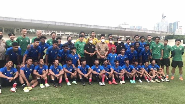 印度足球队与国足「中国男足又一劲敌印尼再度表态加入东亚足联想和中国队交手」