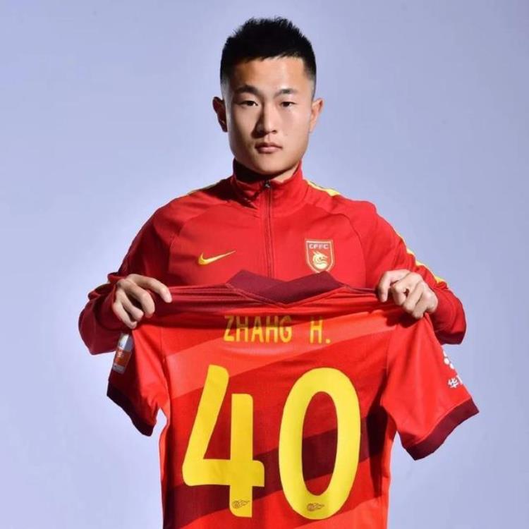 中国足球少年小将「少年足球在中超刚崭露头角河北队小将早已是云南学弟们的榜样」