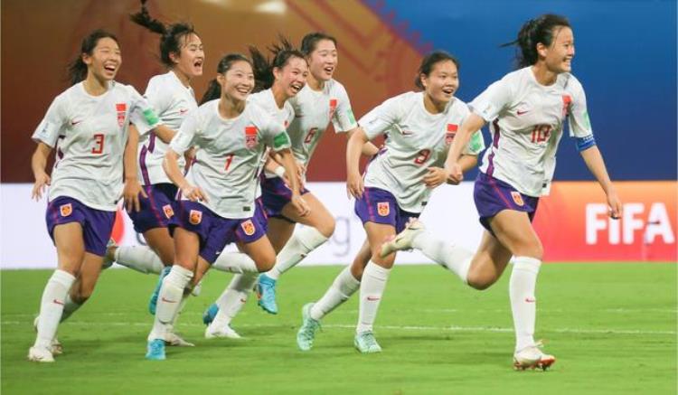 央视临时调整世界杯转播计划中国女足人心振奋球迷拍手叫好