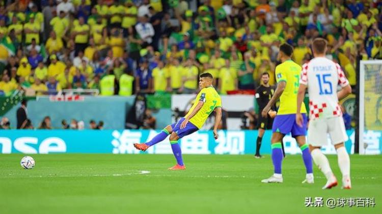 巴西世界杯内马尔被踢「疯狂53世界杯亚军又赢了内马尔进球出局五星巴西轰然倒地」