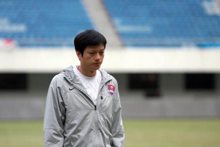34岁贾顺浩是目前中超中甲最年轻主帅历史最年轻是29岁时的魏新