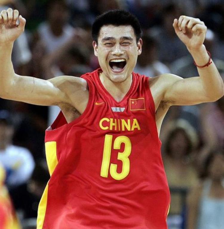 NBA史上4大笑话言论詹姆斯30岁就下滑姚明纯靠中国市场