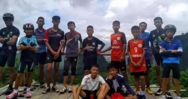 泰国少年足球队被困山洞10天后奇迹生还,泰国少年足球队与教练被困洞穴9天