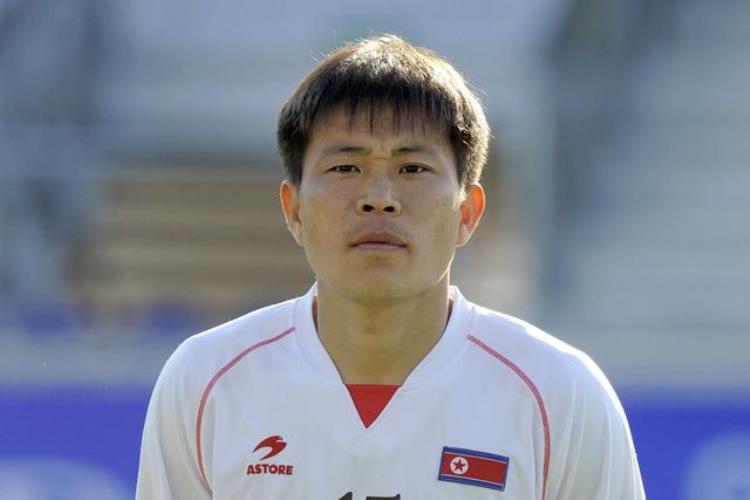 现任朝鲜主教练金永峻曾在中国踢过三年球