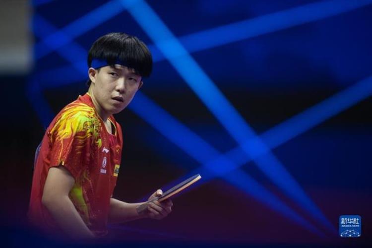 全国乒乓球锦标赛团体赛男子八分之一决赛王楚钦以2比3不敌福建队球员郑培锋
