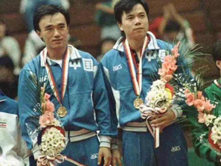 中国奥运冠军中国乒乓奥运第一冠陈龙灿韦晴光