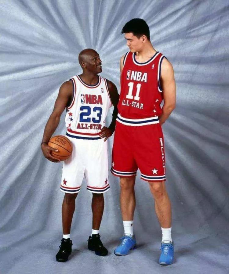 经典回顾2003年NBA全明星赛姚明首秀科比用罚球搅局乔丹谢幕