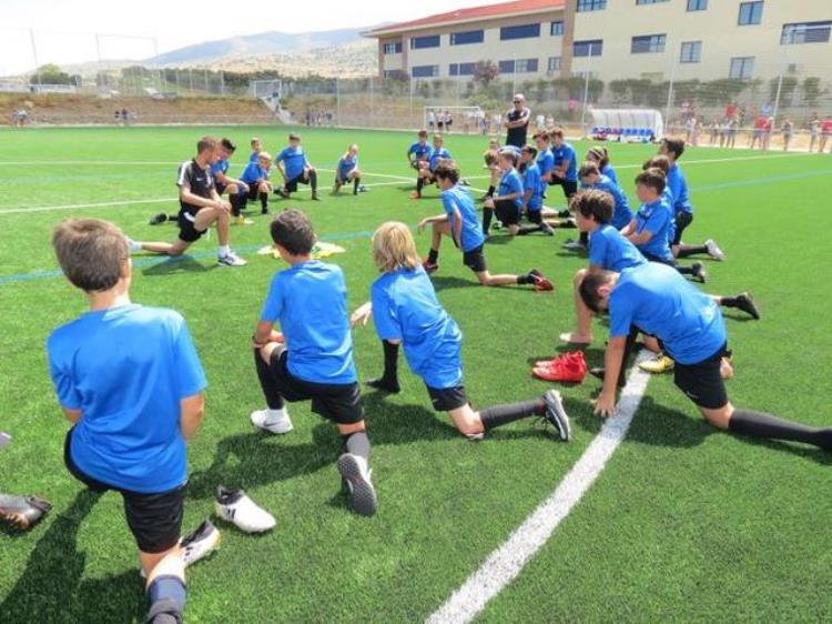 西班牙足球培训「西班牙夏季最好的足球训练营」